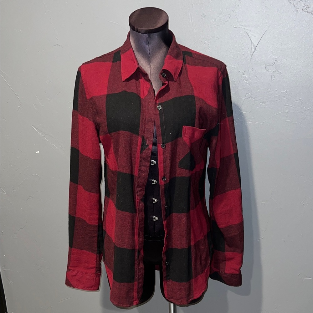 Young hearts run free black/red plaid flannel